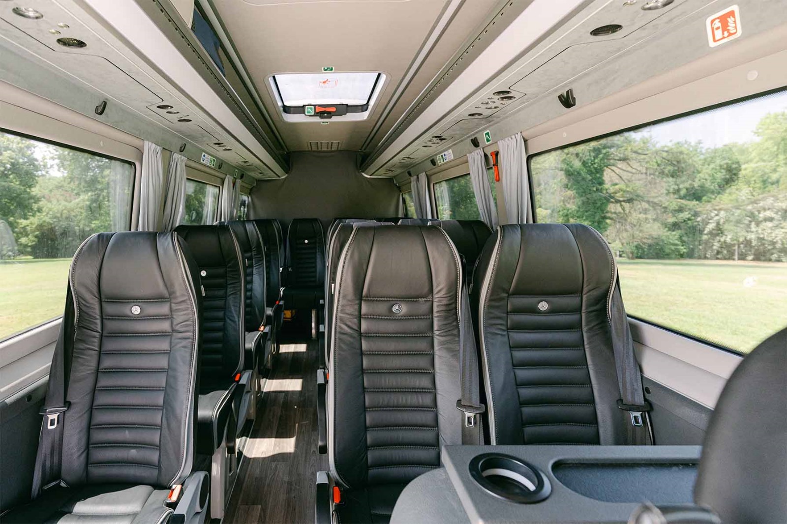 véhicule transport de groupe