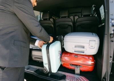 AMP Limousine chargement du coffre d'un van